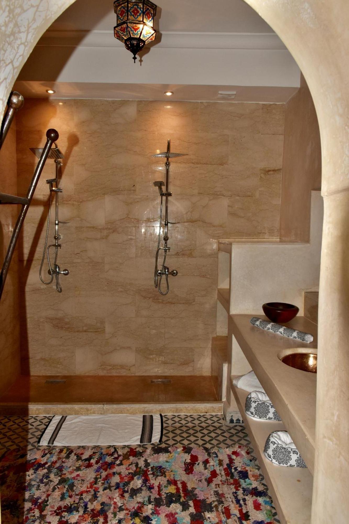 رياد رياض تاشاشاقا 3*